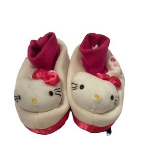 Hello Kitty Slippers Size 9-10 NWOT